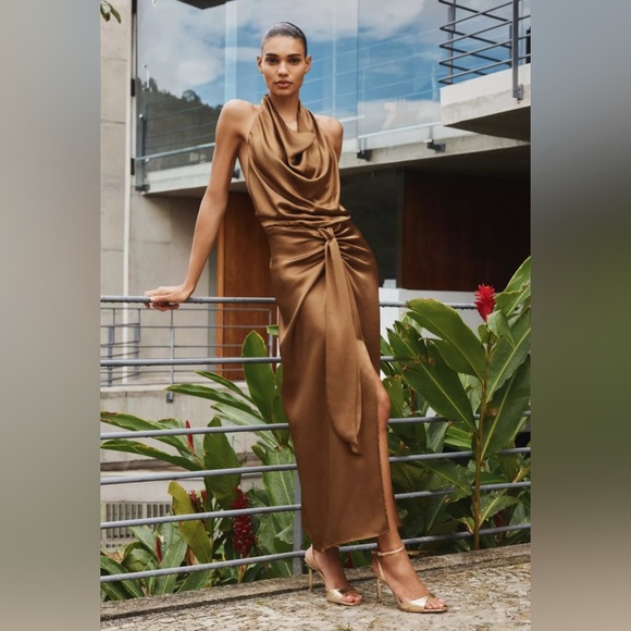 Satin effect halter midi dress - Picture 2 of 5